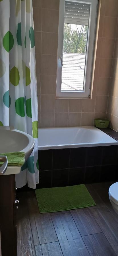 Vivi Wellness Apartman Leilighet Siófok Eksteriør bilde