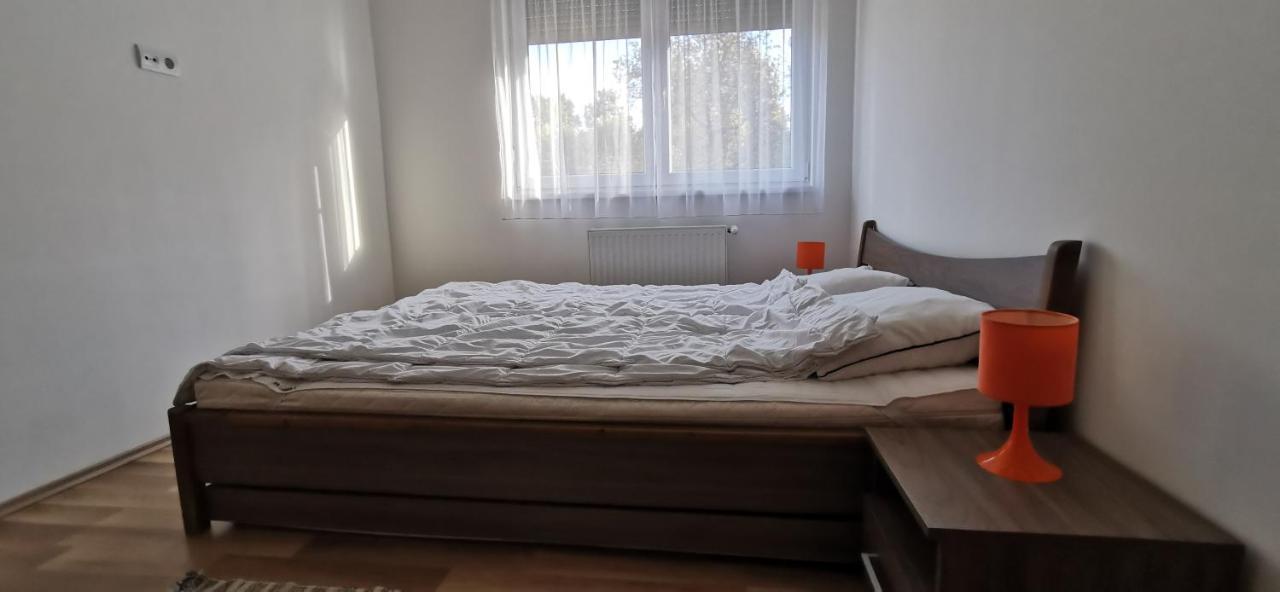Vivi Wellness Apartman Leilighet Siófok Eksteriør bilde